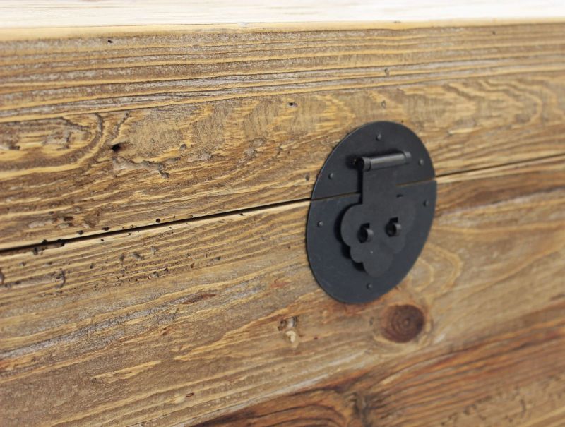 PEZ - baule in legno di pino riciclato
