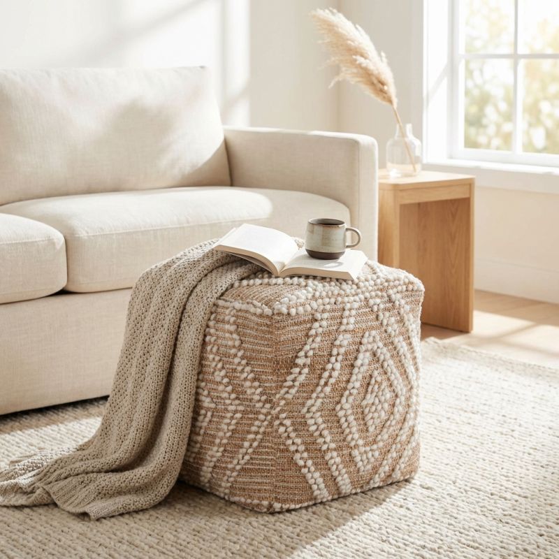 MEGAN - pouf in lana avorio con decoro 40 x 40